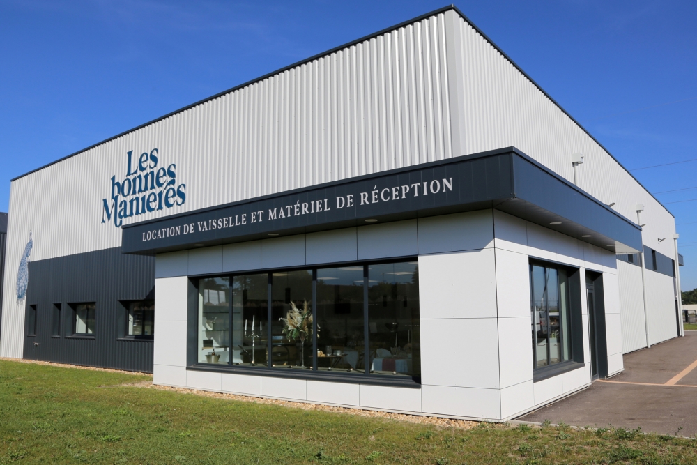 Construction d'un magasin de location de vaisselle